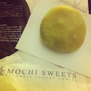 Yummy green tea mochi #sweet #japan #mochi #greentea #matcha #filling #foodporn #foodstagram #instafood #foodies #iphonesia #ilovesharingfood #instadaily #singapore #bugis
