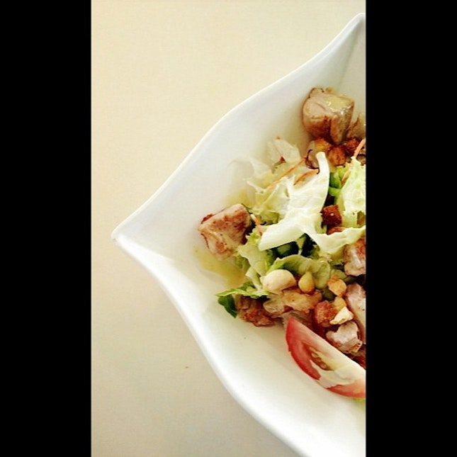 Off day to-do list: Back to TP to relieve some old school memories & to savour our favourite chix salad!