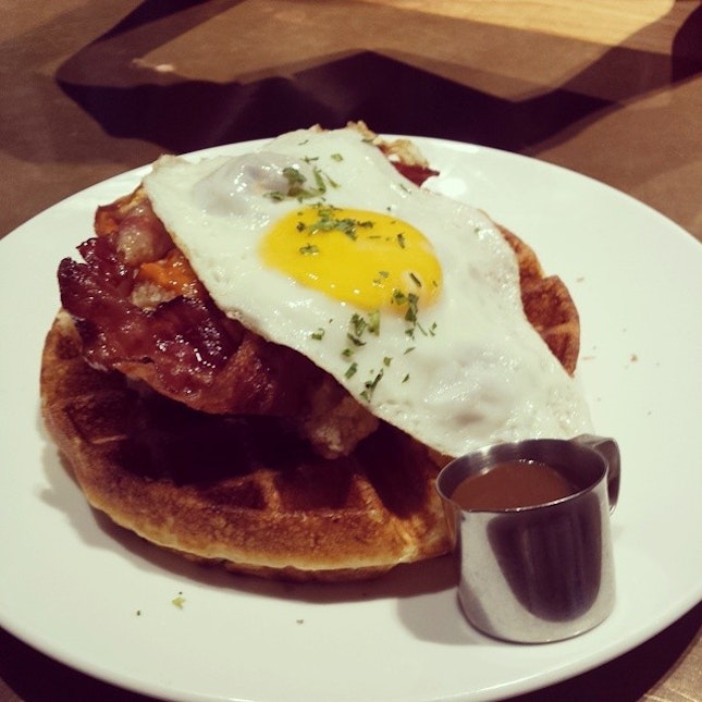 #foodgasm #foodporn #breakfast #waffle #deptofcaffeine #lookssogood