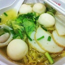#fishballnoodle #fishball #fishcake #soup #meepok #soup #vege #brunch #kopitiam