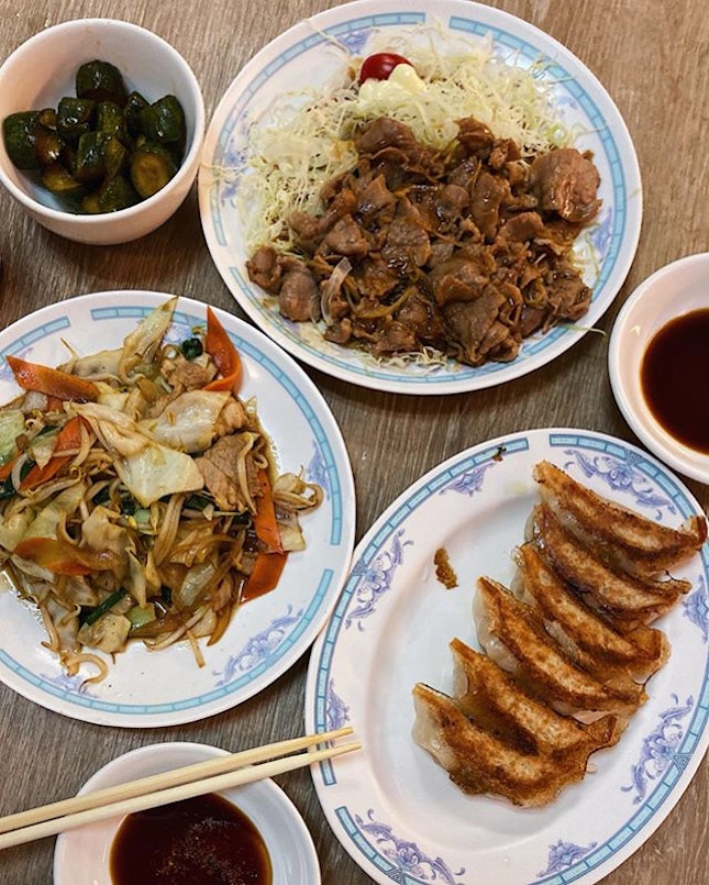 Cheap and good spot for late night Japanese food in the heart of town 🤤⁣
⁣
My boyfriend and I were grateful to have food in our bellies with all the food/malls closed at 1030pm on a weekday night.⁣
⁣
In photo:⁣
1️⃣ Buta-shoga yaki ($10): stir fried pork and ginger ⁣
2️⃣ Yasai Itame ($10): stir fried vegetables ⁣
3️⃣ Gyoza (Pan fried) ($5)⁣
4️⃣ Pirikara Kyuri ($4): Spicy cold cucumber⁣
⁣
I won’t say the food is super amazing but there’s sth homely about the place and the food.