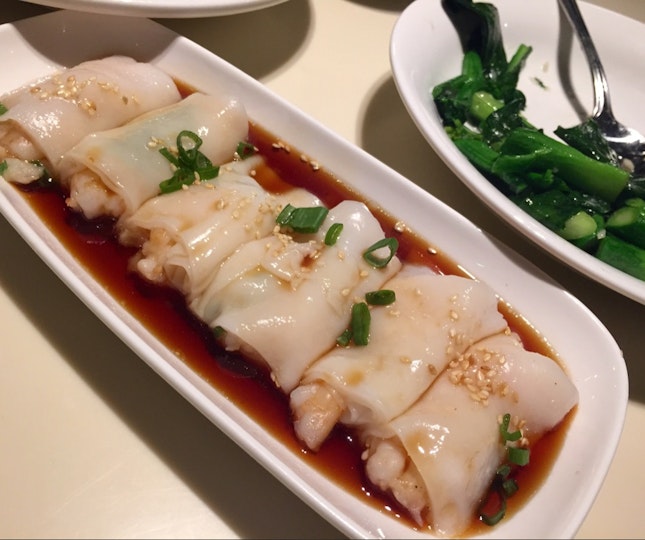 Steamed Rice Roll With Prawns 