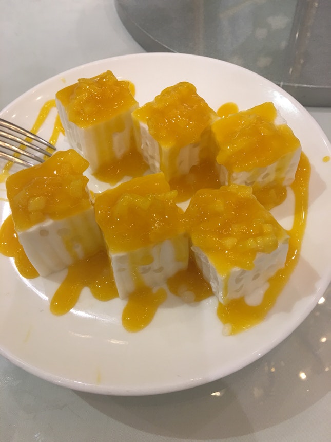 Almond Jelly With Mango & Mango Cubes Syrup