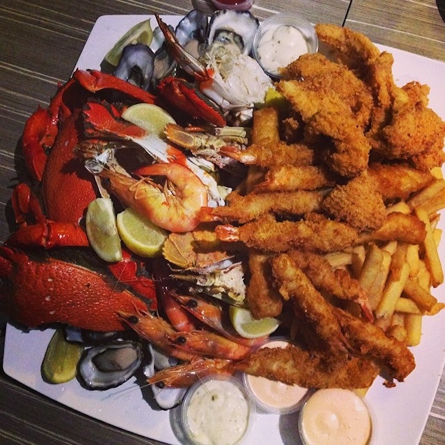 Last night dinner, seafood platter for 4 #latergram #foodporn #goldcoast #currumbinbeach