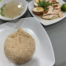 Roasted chicken rice w egg ($4.6)