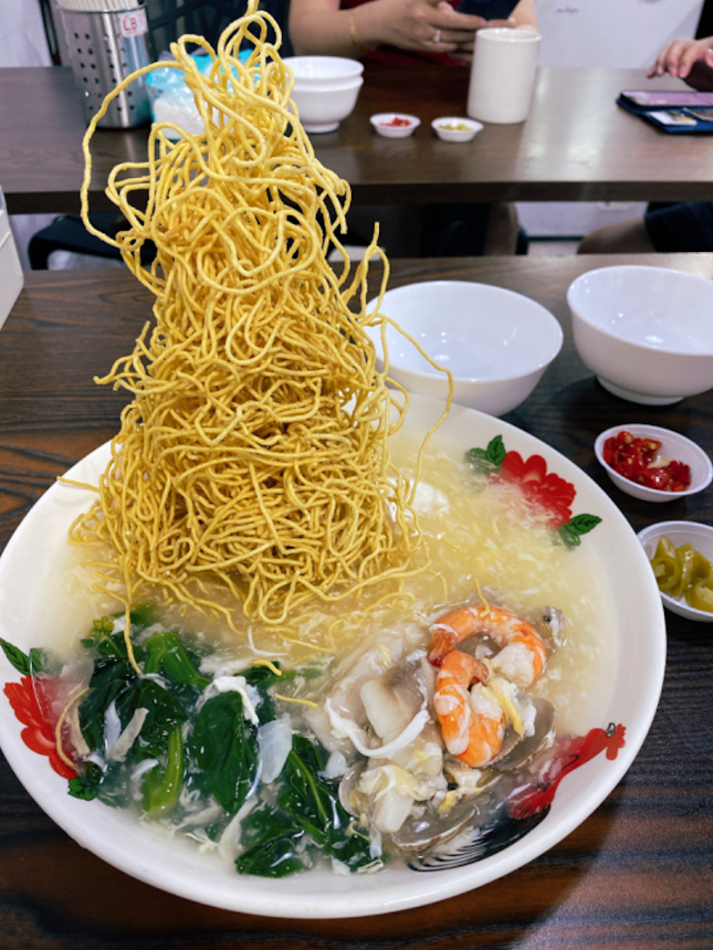 Single tower crispy noodle