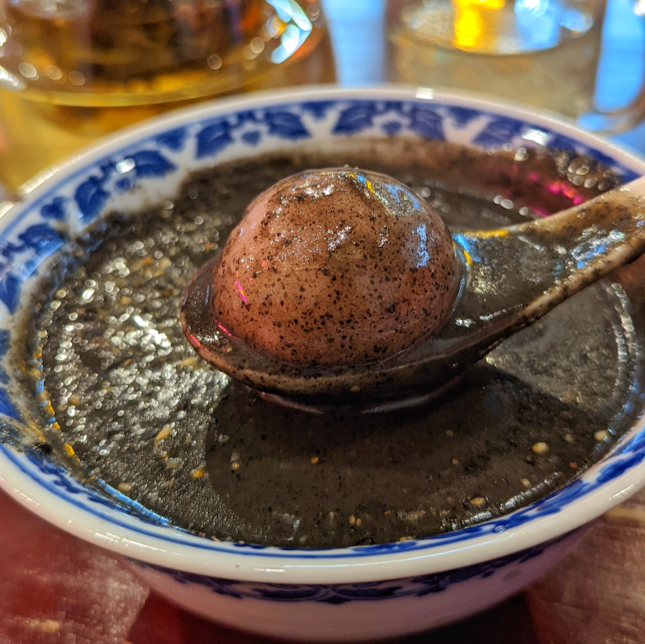 Black sesame paste with tangyuan