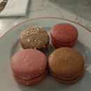 Assorted macaroons 