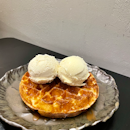 Roasted Banana & Chrysanthemum Ice Cream with Waffles ($12.50)