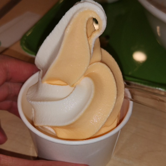 Melon and vanilla soft serve 5nett (machimura)