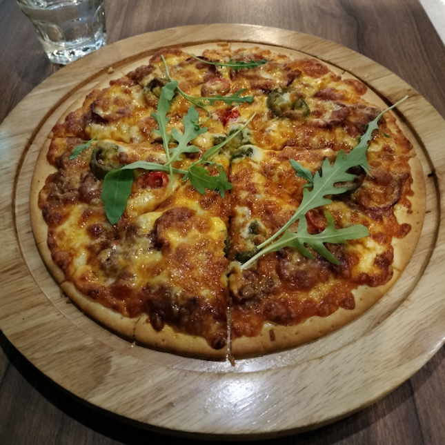 Beef and peperroni pizza