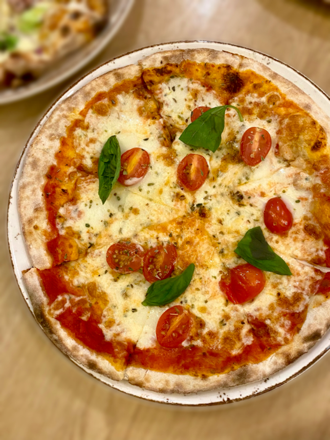 Margherita Pizza - 9”, Size M ($18)