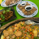 Chicken Rice w/ various dishes