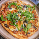 Truffle mushroom pizza ($22) 🍄 3/5