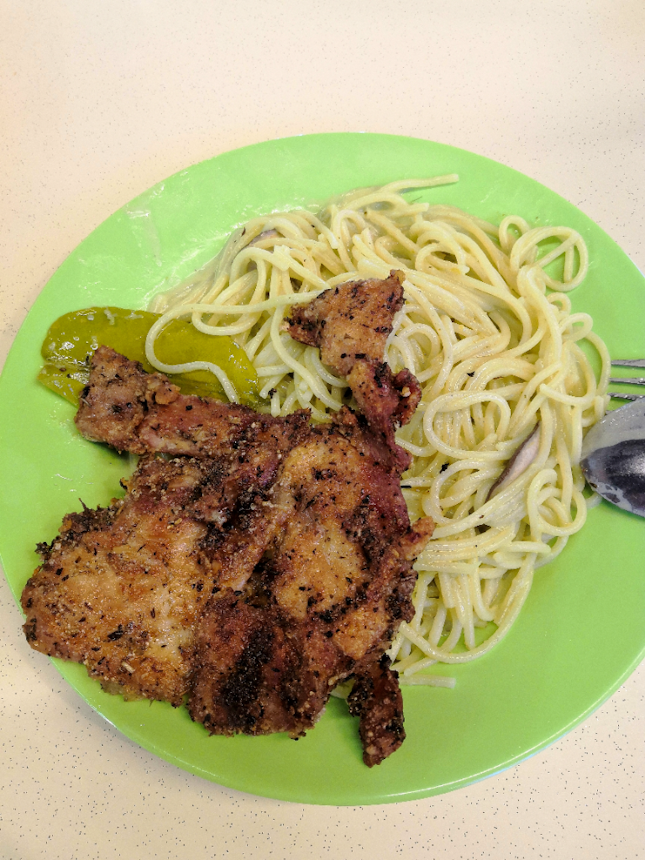 Green Curry Spaghetti with Half Grilled Chicken Chop($5.50)