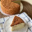 Nostalgic Buttercream Cake (Vanilla sponge, Peanut)