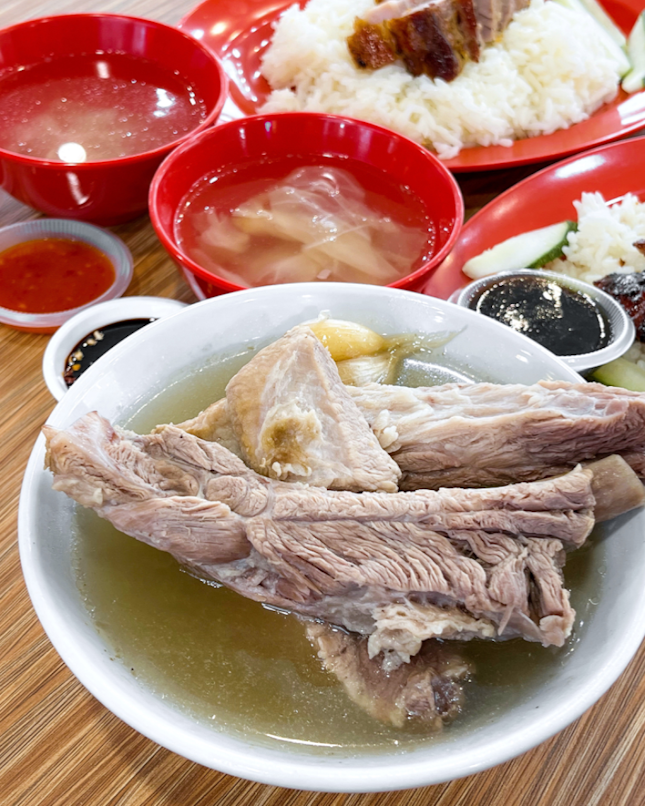 Also in the same coffeeshop is Rong Cheng Rou Gu Cha, which we got a bowl of Pork Rib Soup ($6.50). 