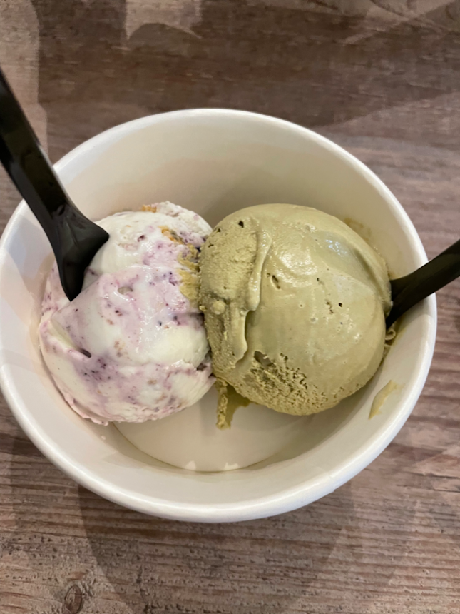 Double scoop ice cream 🍨 
