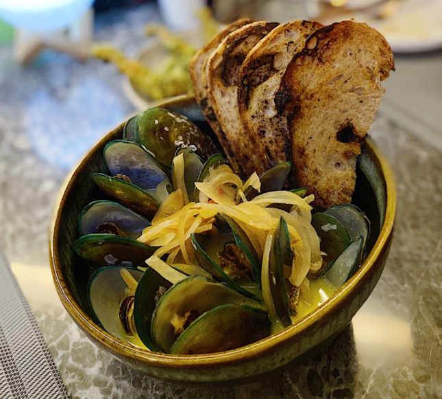 Local farmed mussels ($28).