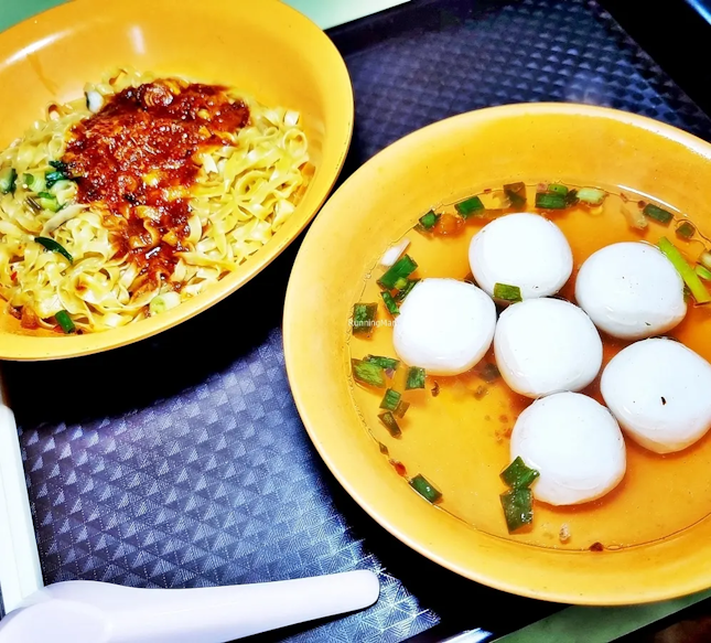 Fish Ball Noodles (SGD $4) @ Xin Lu Teo Chew Fishball Noodle.