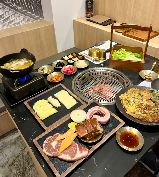 Charcoal Korean BBQ at @chingu.oval !