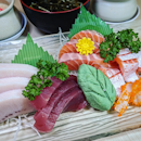 Sashimi Moriawase (assorted raw fish) 