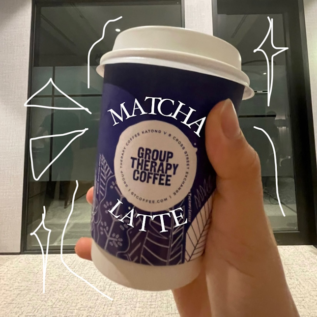 ice matcha latte drink 