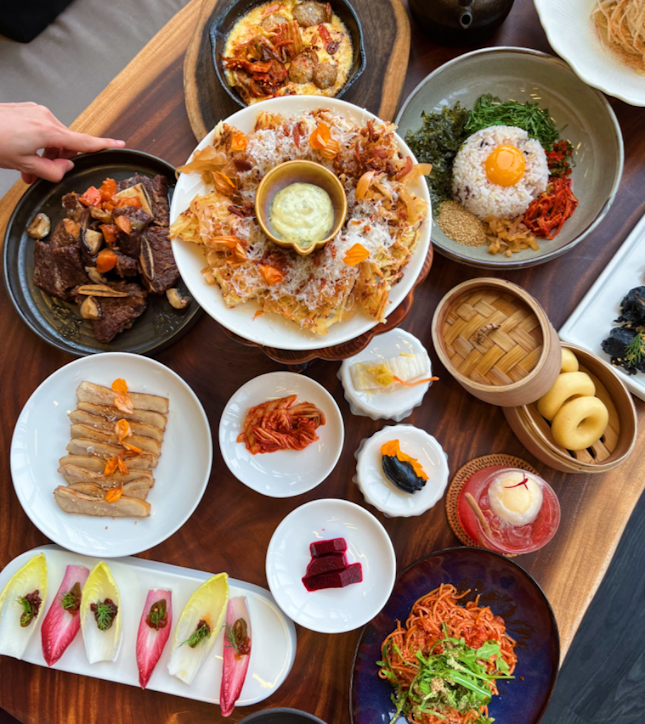Korean fusion cuisine in a beautiful garden-themed cafe 🇰🇷💐🌿🌸