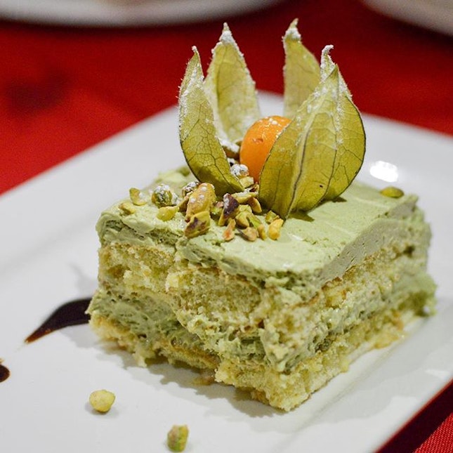 Big big love for this Pistachio Tiramisu ($12) from Mondo Mio, so so good that I can't stop shoving it spoon after spoon into my mouth (I almost lick it clean)!