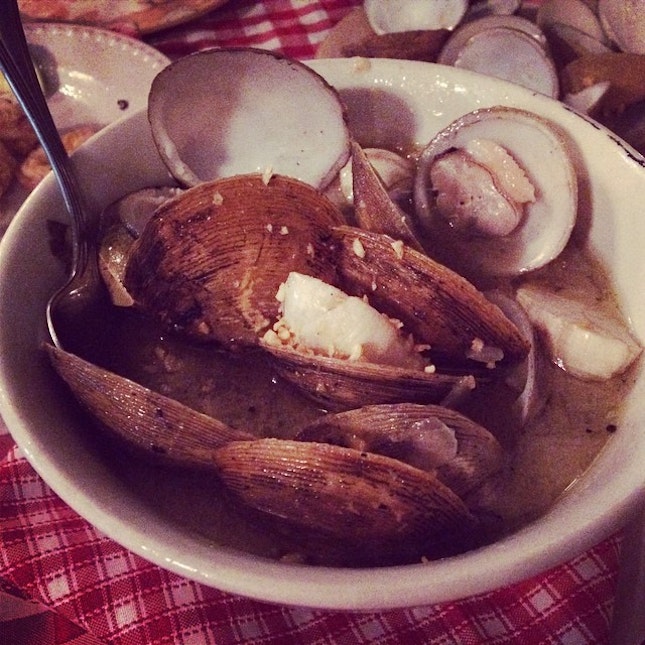 clams here are huge and incredible 😍 #boracay #instagood #instafood #travelgram #foodporn #foodgasm #delicious