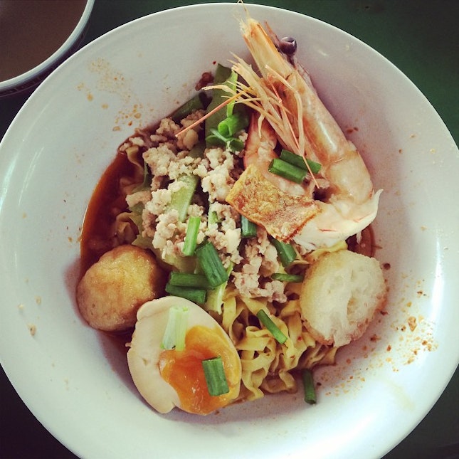 atas bak chor mee at maxwell with sea prawn 👍 #foodporn #instagood #instadaily #instafood #foodstagram #sgfoodie #igsg #sgig #yummy