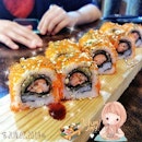 Kinsahi Maki:stuffed with fried salmon 
考试是什么？
能吃嚒？😉😂 #twodaysbeforeexam