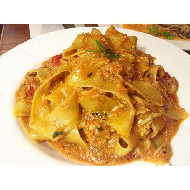 Crab pomodoro - homemade pappardelle, crabmeat, Chilli , crabmeat and clam broth.