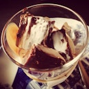 Warm Rum Chocolate Brownie with Cream Shot #yummy #dessert