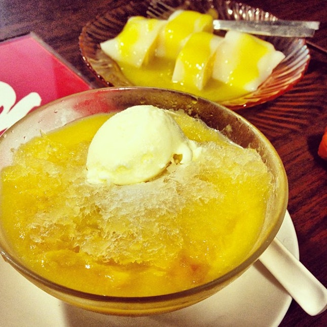 Mango Pamelo Sago with Ice Cream & Cold Cheong Fun with Mango?
