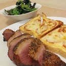 Takeaway Lunch Remix: Smoked Black Pepper Duck, Mozzarella Toast & Greens in Balsamic Vinaigrette

#smoked #blackpepper #duck #mozzarella #toast #salad #diy #officelunch #madeinthepantry #instafood #instasg #igers #igsg