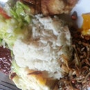 #lunch #eat #ieat #idrink #ishoot #ipost #yumyum #nofilter #food #foodporn #burpple #singapore #hungry #nasi #lemak #fong #seng