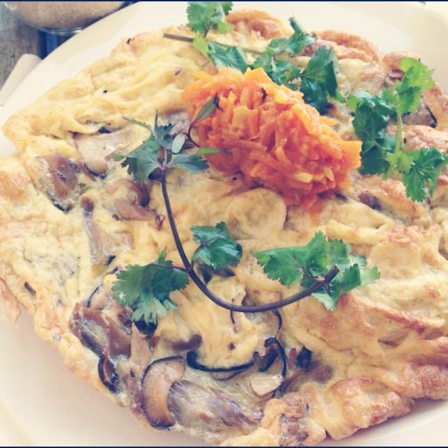 Open Omelette With Mushroom Duck And Carrot