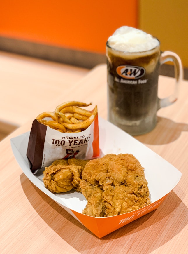 Golden Aroma Chicken (2pcs) — Combo (with upgrade to Root Beer Float)