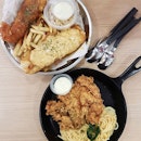 {Salted Egg Yolk and Chilli Crab Fish and Chips x Salted Egg Yolk Chicken Pasta}Such a sinful meal 😫 But I was looking forward to trying the fish after hearing lots of reviews about it.