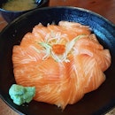 {Salmon Don}

A bowl full of fresh omega-3 goodness mmm~ 😋😋