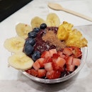 {Awesome Acai}

Love this acai bowl topped with banana, blueberry, strawberry and skinfood powder.