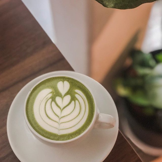 🎄[SEASONAL SPECIAL MENU]🎄:
- Matcha Latte - SGD5🍃⭐️⭐️⭐️⭐️⭐️
•
I went ‘THIS IS LEGIT!’ I loved @theglasshousesg @thematchaproject version of matcha latte.