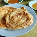 Kosong roti canai here is crispy on the outside, fluffy on the inside.
