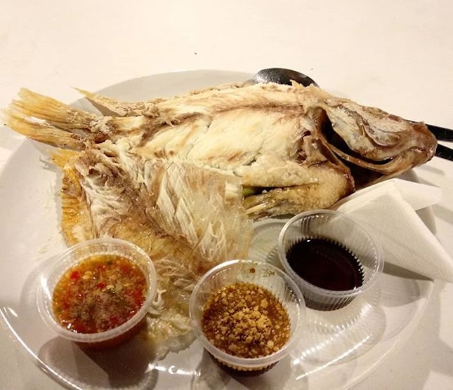 Our first taste of salt baked fish (215 baht) at the cicada market food court!