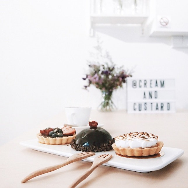 For Tarts and Cakes in a Minimalist Space