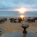 Sunset dinner by the sea with family!