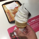 Redeemed the free cone that McDonald's had in collaboration with LINE.