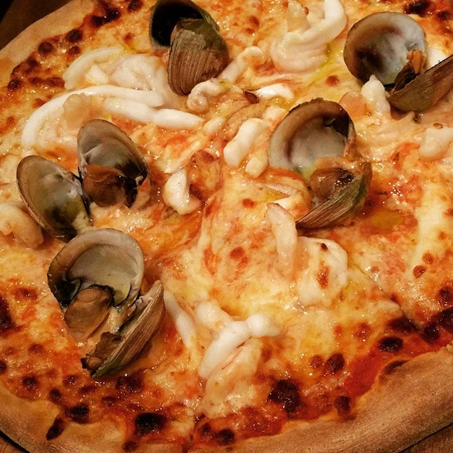 Pizza from Number 9 Boulevard at Millenia Walk #sgig #igsg #sgfood, #instasg #food #foodpics #foodporn #instafood #foodies #foodgasm #foodstagram #burpple #delicious #yummy #awesome #iglikes #tripadvisor #foodblogger #sgfoodie #sgfooddiary #openrice #hungrygowhere #igfood #sgfoodies #eatoutsg @eatdreamlove #eatdreamlove #pizza 
http://www.eatdreamlove.com
