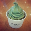 tried the signature green tea icecream and it's so crazy goood!!